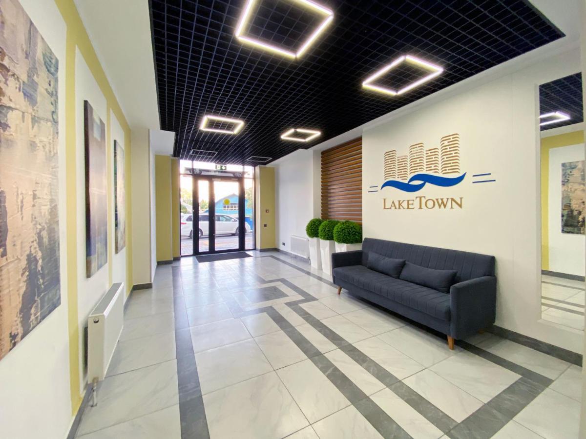 Апартаменты В Жк Laketown На Берегу Озера Almaty Exterior foto